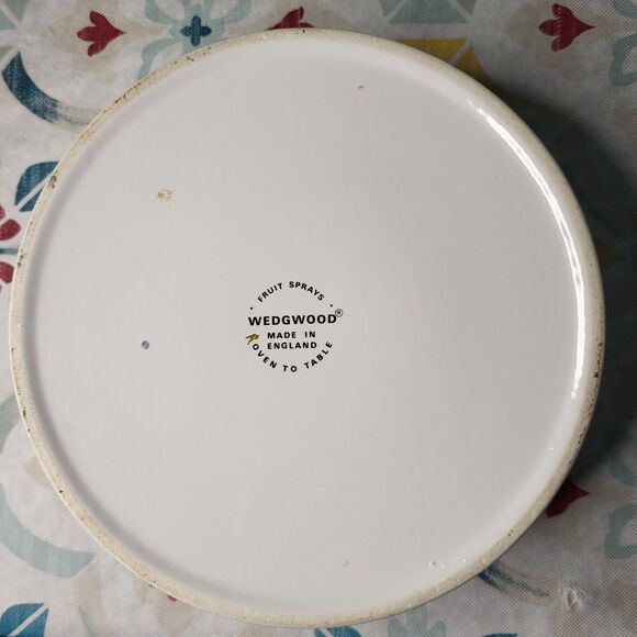 WEDGWOOD Fruit Sprays Croft Set of 2 Bread & Butter Plates & 2 Soup Bowles - Picture 12 of 16